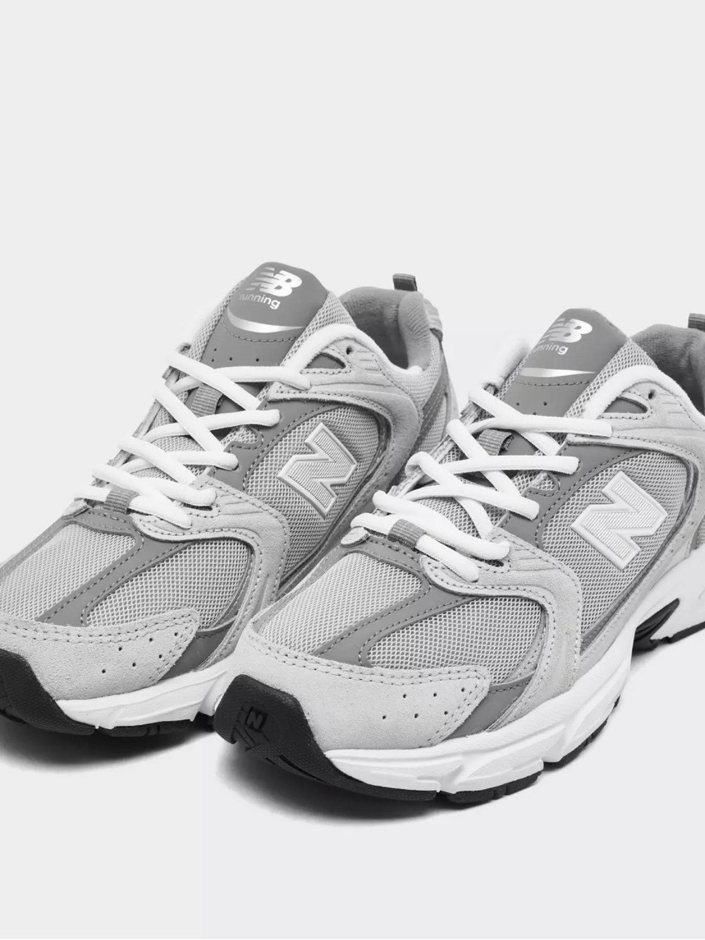 New Balance Light Gray Athletic Running Shoes - Picture 1 of 1